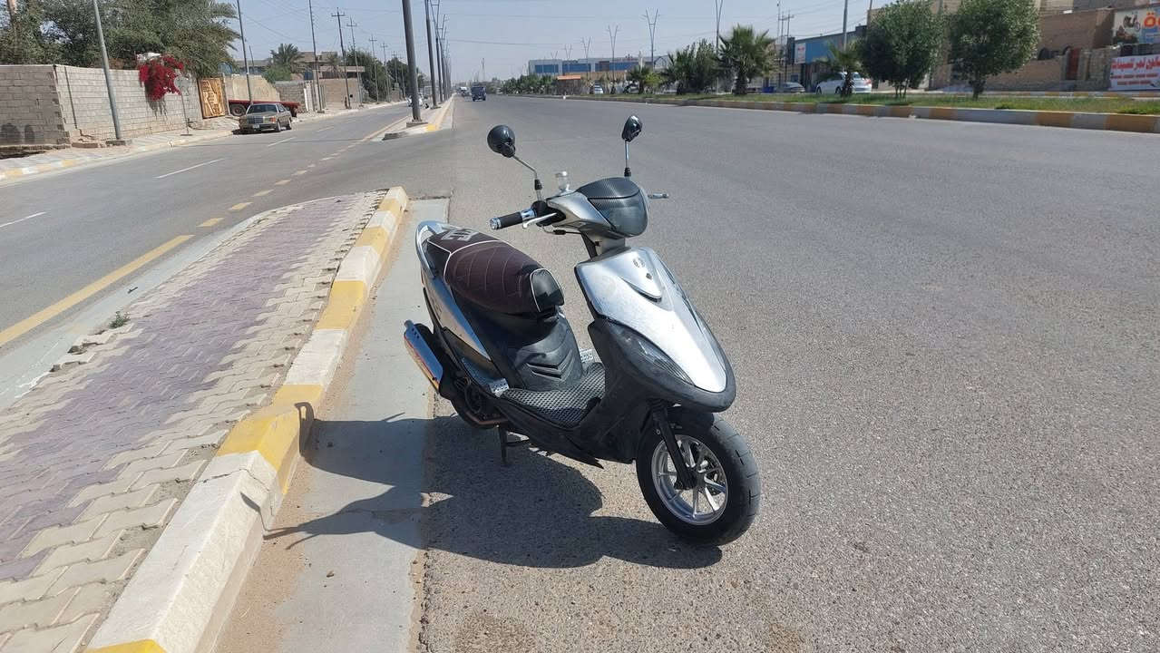 سلام عليكم شباب
ماكس عدله بلاديه  بس  المحرك  مفتوح 49   او شغل مضبوط
لون  سلفر ويل كب رياضي  تايرات H لايت عدسه  عين الشيطان  صالنصه  رياضي  FM الاصلي او تريد  صالنصه كاتم بلاديه  كلجات أمامي خلفي جديد  اصلي  تايوان 🇹🇼 

كشن جلد  مري جمجمه محركها  كفاله بيع او مراوس ***********
