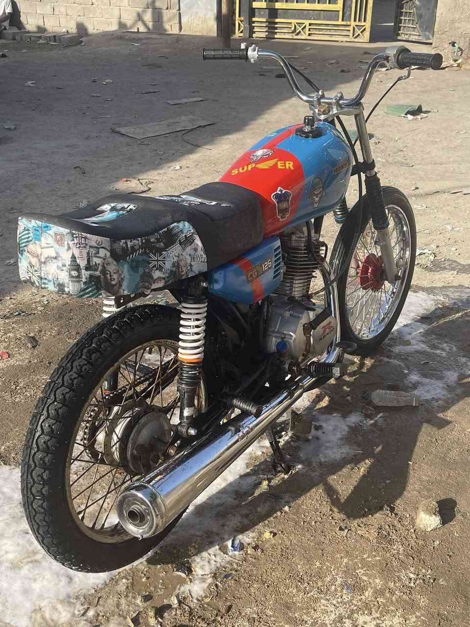 سلام عليكم دراجه دوات لبيع غراض كله جديدي سعر 400وبيه مجال قليل دراجه كفاله عمه بصره 5ميل  رقم لهاتف ***********
