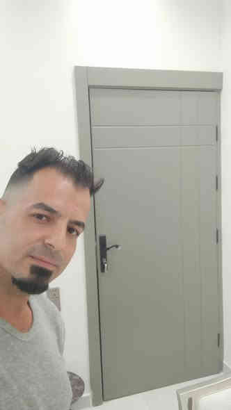 نجارة أحمد لعمل الابواب الخشبيه الحديثه والمحجرات الدرج 
***********
ناصرية السيف قرب مدرسة الكرامة

