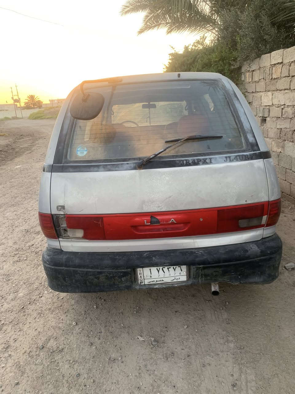 سياره تيوته لوكاده موديل 93سبعه راكم رقم ديالى سعر 15وبيه مجال مكاني بغداد ابو غريب رقم ***********
