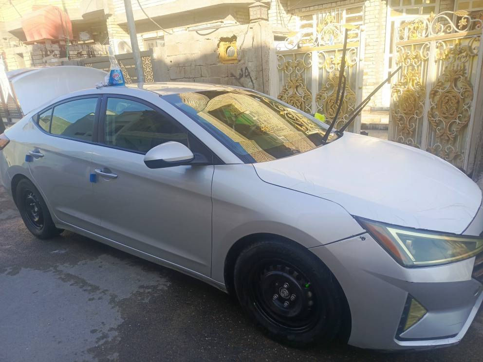 النترا 19 امريكي لون رصاصي حادث جاملغ وبنيد مبدلات من امريكا جهه السايق بيها تعمير بلغد ما واصل شاصي
 ولا قاعده دبل السياره مكينه الفين دوش المرغوبة 
مكينه مفتوحه شرط لاتنقص ولاتبخر وين مايعجبك شغل واطلع 
السيارة عليها ادامه كامله بلكات  تخم تاير جواها 
داخلها صاج المرغوب 
السياره فئه se تجي تحكم ستيرن تحكم بلمري 
السيارة جاهزه ان شالله تبريد السياره ثلج 
السيارة نقصها قبق شوته تعبان واذان مال مكينه رقم دولي بغداد بأسمي كير اي تي 
معروضه للبيع فقط بدون مراوس 
السعر 125 وبيها مجال بسيط جماعه جوه 120 لاتدخلي 
مكاني بغداد رقمي للتواصل عبر الواتس 
*********** بغداد, العراق
