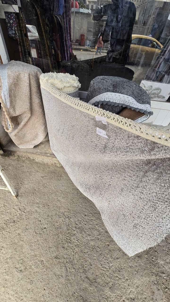 مفرش تخم ثقيل ضهر صوف ثابت 
صدر دشداشه مغربي 
محل ابو ياسر للأقمشة وكافة لوازم الخياطه وتصليح كافة انواع مكائن الخياطه والصوبات النفطيه والكهربائيه كميره قرب جامع ابو الزهراء مجاور سنتر كميره 
تتوفر خدمه توصيل 
***********⁹
