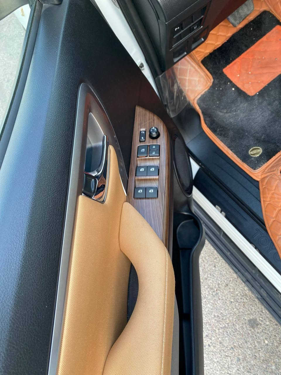 السلام عليكم.  فورتشنر بلاتنيوم ماشيه ٢٣ الف رقم أربيل مغلفه PPF . العنوان بغداد. للتواصل ***********. السعر ٣٢
