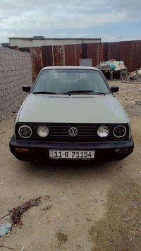 كولف موديل 1988  محرك 1800  سيارة شغالة و جاهزة كلشي بيهة شغال مكاني ح...