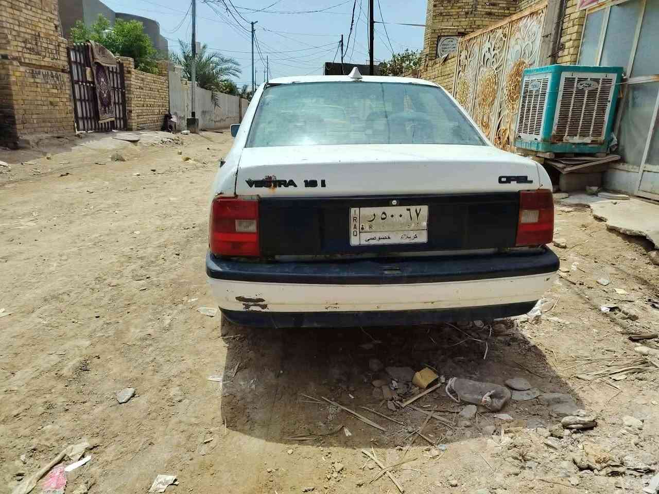 السلام عليكم 
فكتره للبيع راعيها موجود مداور اي وقت 
كير مكينه نضيفات لاتنقيصر ولاتبخير 
السياره واكفه صار 8اشهر هسه ماتشتغل 
أبيعك كوم حديد 15وبيه مجال***********
