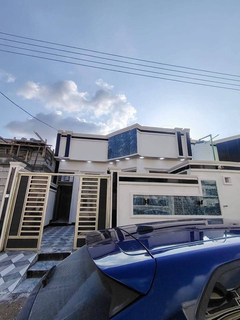 سلام عليكم خوان بيت لبيع طابو زراعي عراقي مساحه 160 يتكون البيت من قرفتين ومطبخ وديوان وصاله وصحيات داخلية وخارجيه وكراج سياره العنوان بصره ابو الخصيب تريق سيد حامد مبايل *********** البصرة, العراق
