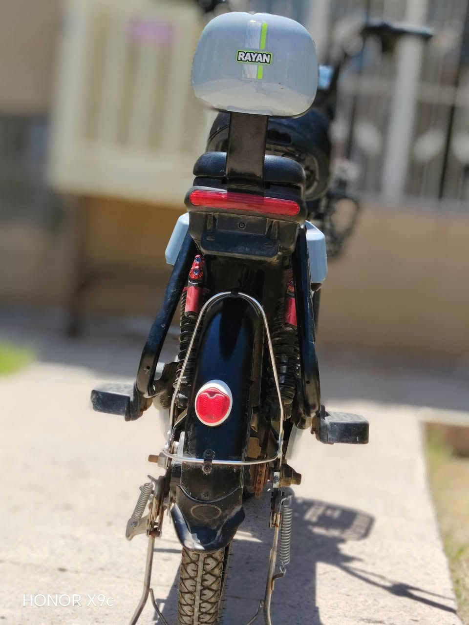 دراجة شحن للبيع شركة الريان موديل 25
2 سويچ 2بصمة
تشغيل سويچ وعن بعد بالبصمة

نظام 3 كير

نظام parking

لد عالي ناصي ولد نهاري

دبلات امامي هيدروليك   و2 خلفي غاز

شاشة ديجيتال تعرص سرعة واعطال ونسبة شحن

سرعة من 50 الى 58

تمشيك مسافة 35/40 كيلومتر

الدراجة نقص بس بطاريات
5باتري

السعر!!  200 قفل!!

للتواصل واتساب :***********
