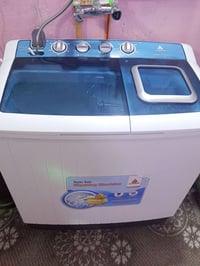 عندي غسالة مستخدمه قليل الحافض حجم كبير التواصل على الرقم 07816694652