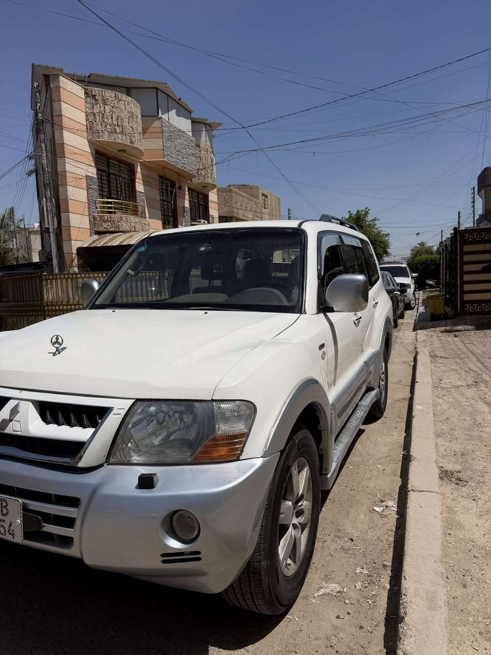 باجيرو ٢٠٠٧ خليجي محرك 3800 كير و محرك و تبريد مكفول قطعتين صبغ فقط رقم بغداد الجديد تخم تاير جديد السعر 88 مكانه بغداد حي للعامل ***********
