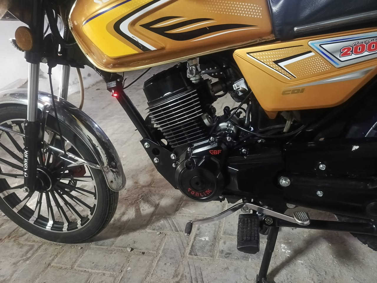 سلام عليكم دراجه لبيع موديل 2025 ضاغطه وزنجيل 5 كير مكينه 200 سيسي وراق كامله شاشه لمس تايرات جوبلس دراجه كفاله عامه اي نقص مابيهي كله شغال بصمه تشغيل عن بعد دراجه بعدهي عله وضع شركه سعر 750 قفل قفل بدون عمله من لخير لعنوان بغداد مدينت الصدر رقمي *********** شراي يخابر والمعلومات كلهى كتبتهى لك
