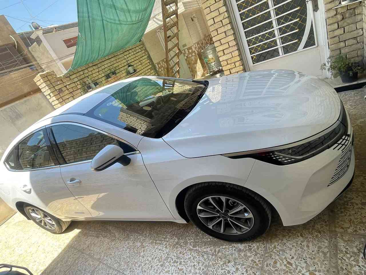 بي واي دي دستريول 2025 كفالة عامة حت من شخط فول مواصفات كشنات جلد لون ابيض شاشة جبيرة ملحقاته كاملة شاحن اصلي ماشية ٨٥٠٠ ثمنتالف ونص رقم بغداد بسمي للاستفسار اتصال ***********
