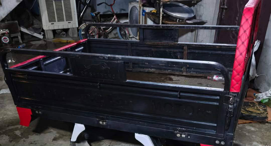 سلام عليكم شباب عندي هذا البودي للبيع كل عيب مابي بس شدا لا خياس ولا صبغ شرط بس اشده بودي تكمه شراي تعال خاص او اتصل وحياتي للجميع ***********
