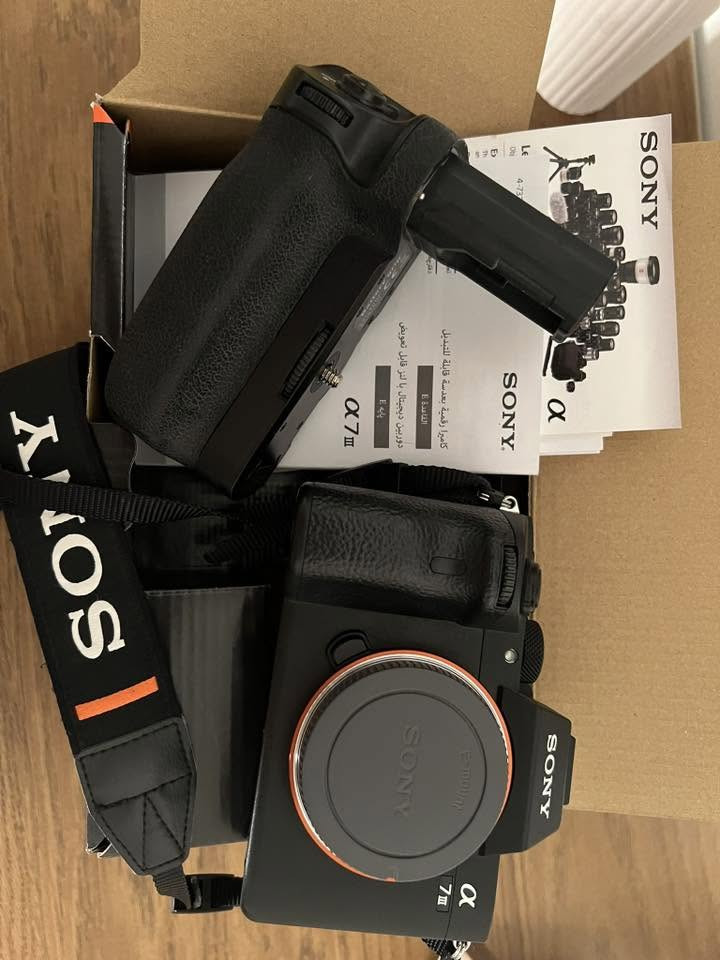 للبيع كامرة سوني وعدسات واضاءة

بدي A7iii مع كرب (grip)

نظافة ١٠٠٪؜ مع كافة الملحقات 

شتر 21k

السعر  ١,٣٠٠,٠٠٠ دينار 💵

————————————————————————

عدسة تامرون فل فريم لكامرات سوني 

Tamron 35_150mm F2_2.8

نظافة ١٠٠٪؜ بحالة الجديدة مع الكارتونة

السعر مليونين بي مجال بسيط💵

————————————————————————

عدسة سكما فل فريم لكامرات سوني 

Sigma 105mm  ART  F/1.4

نظافة ١٠٠٪؜ بحالة الجديدة مع الكارتونة

السعر 1,550,000 دينار 💵

————————————————————————

اضاءة ad200 pro 

نظافة ١٠٠٪؜ مع ملحقات موضحة بالصور 

السعر ٢٩٠ الف وبي مجال 💵

 ————————————————————————
بغداد / اليرموك

***********
