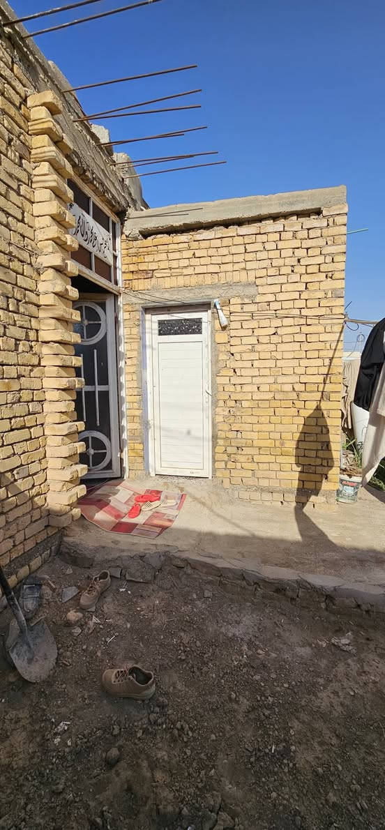 البناء متكون غرفتين وصاله وصحيات داخليه وخارجيه
العنوان كوت زويرجات بدايت شارع الزنابره بلفرع رابع بيت عن شارع الزنابره الاستفسار***********

***********
