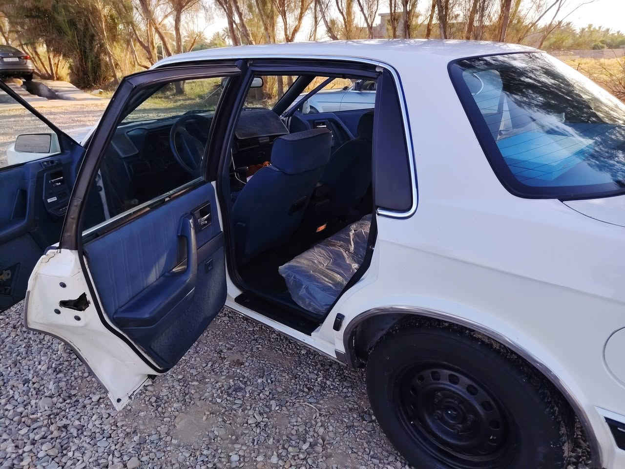 سيارة بلادية مكفولة 
بدون صبغ وضربة وبأسمي
 تبريد ومكينة جديدة
 السعر ٦٢  
ما متواجد ع مسنجر   ***********
إذا مو شراي لا تخابر فدوة
