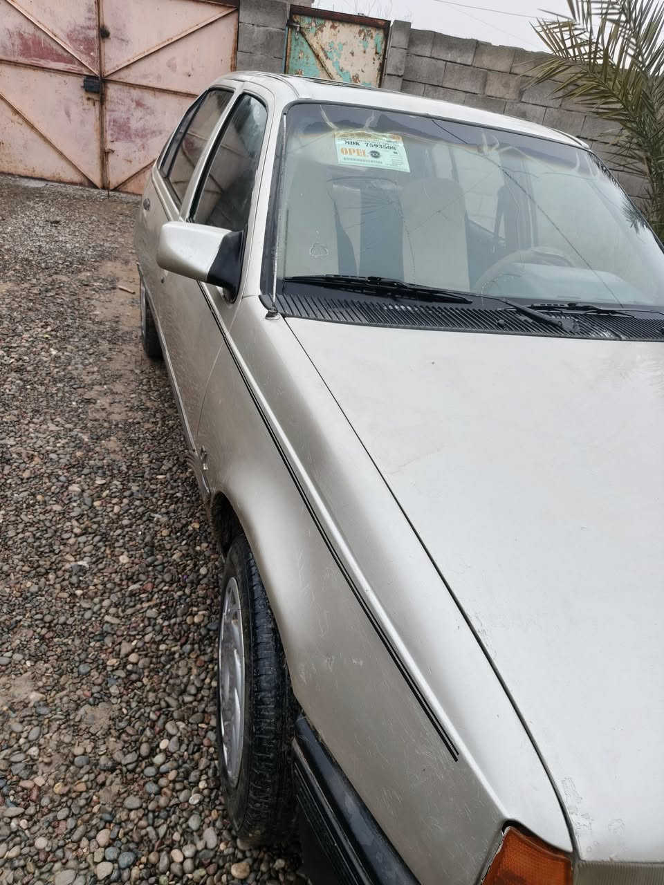 سلام عليكم سيارة كاديت للبيع موديل 91 رقم نينوى الماني سنويه لي 2028 الشرعي موجود بل موصل شرط تحويل
كابون بانزين بيها.  تدفئه شغاله واير منيه كامله كلشي شغال بيها محرك گير  خير من الله السعر 18 وبيها مجال تجي شوف بعينك. مكاني ناحية النمرود  الاتصال ***********
