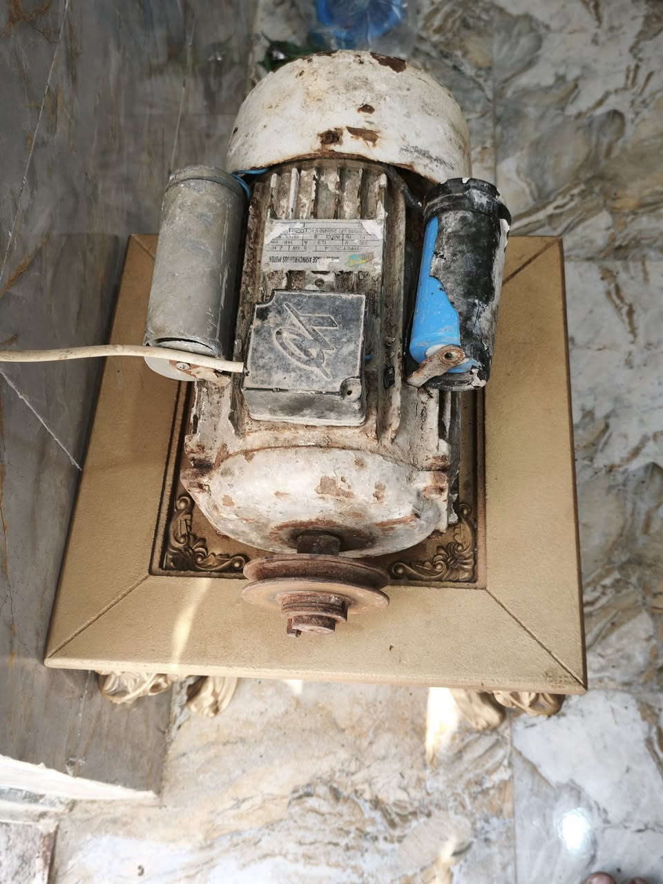 سلام عليكم ماطور للبيع مكاني واسط الزبديه ماعرف كم حصان ***********
