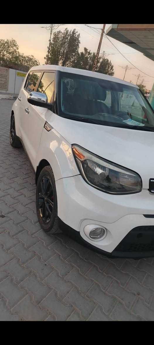 صول وارد امريكي 2018محرك 2000ضرربنيد فقط بدون دواخل رقم سليمانيه جديد السنوية ل29سيارة نظيفة وجديدة ومال بيت مواصفات الصول المعروفه كير ومحرك وصدر وتبريد وتخم تاير كله جديدة السعر 115وبيه مجال قليل للاتصال على الرقم ***********والسيارة موجودة في بعقوبة.
