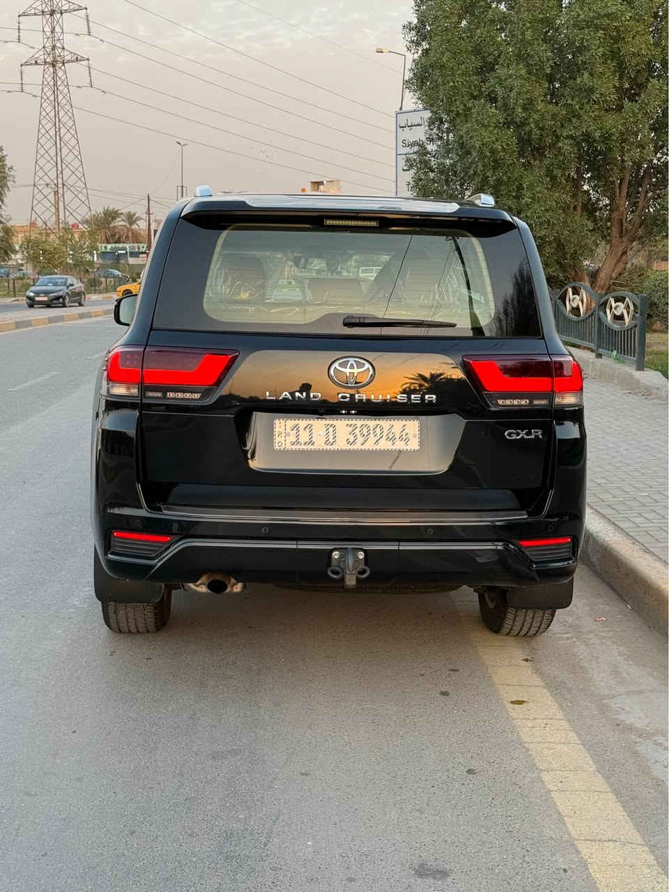 لاندكروزر 2023 رقم بغداد باسمي 
بريم أصل السيارة فول مواصفات ام التطبيق 
فتحه 
شاحن لاسلكي 
كراسي جلد تدفئة تبريد مقاعد 
كراسي كهرباء 
حساس امامي خلفي 
كامره 
٣ شاشات اصل  تطبيق 
جنطه كهرباء 
وباقي مواصفات المعروفه 
السياره بيها رصعه بالجاملغ الخلفي سحبتها 
باقي السيارة مكفوله من صبغ بارد كفاله عامله 
مكاني بغداد السعر 645م. بيها مجال جدا  بسيط
مكاني بغداد *********** بغداد, العراق
