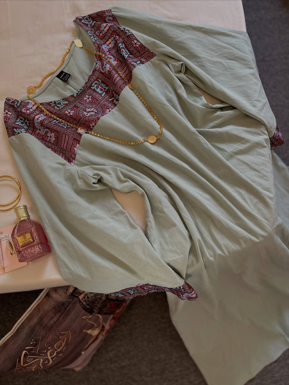 متوفرة ب3 الوان 
الفستقي 40/42 
الوردي 44/46/
الاحمر 44/46 
سعر قطعه 15 
إطلالة رمضان تبدأ من هنا 🌙
وأناقة العيد تكمل ويانا ✨
أجمل الموديلات متوفرة الآن 🤍


**إذا كنت صاحب هذا الإعلان وتريد حذفه لأي سبب، رجاءا أرسل رسالة إلى الدعم الفني**