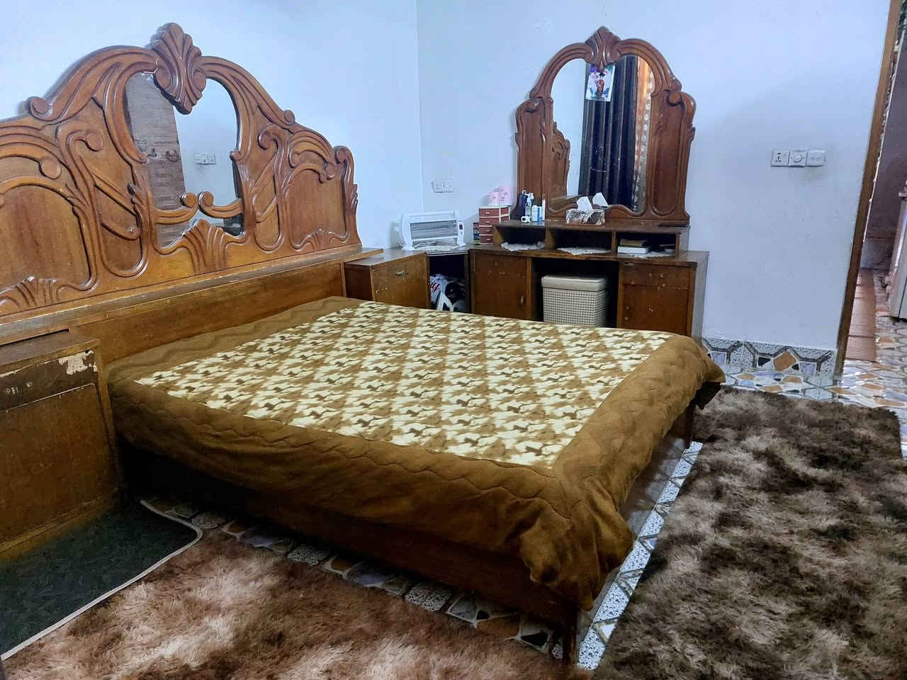 غرفه نوم مستعمله نظيفه صاج 
٤٠٠ .   بغداد حي القاهرة 
***********

