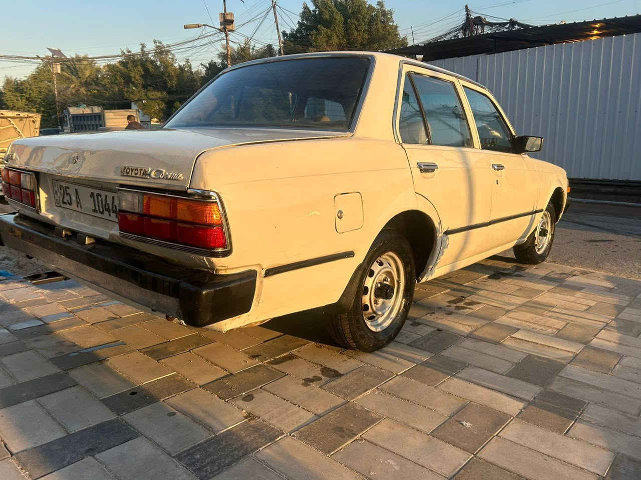 سلام عليكم عندك كرونا موديل ٨١ محرك كير عادي تبريد شغال تخم تاير جديد صدر امامي خلفي غرفه جديد رقم مميزه بسمي ساكن بغداد البلديات السعر ٣٣ بيهة مجال شراي خابرني *********** فول جاهزه فول
