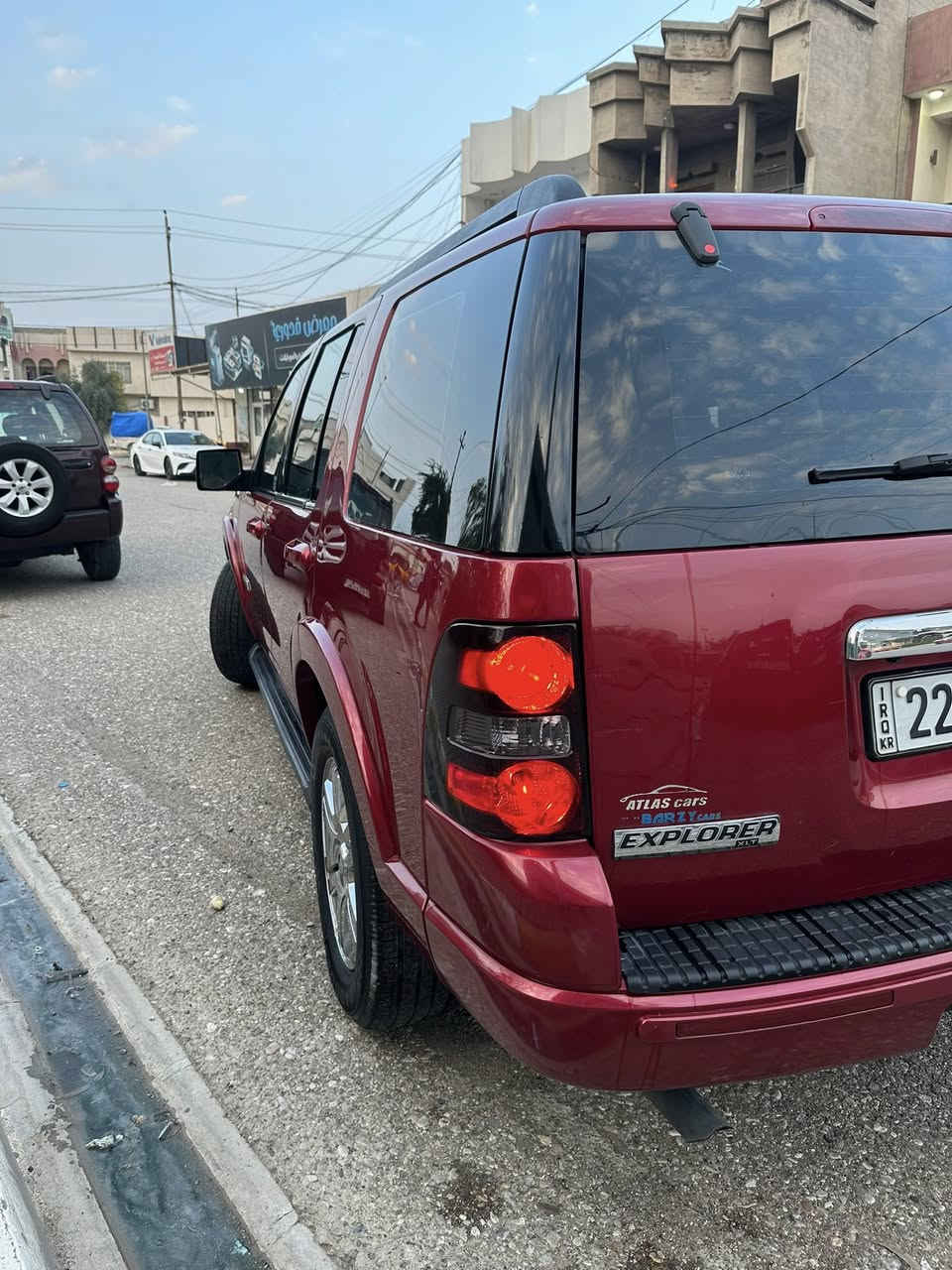 السلام عليكم

اللهم صل على محمد وال محمد 

مكان السياره كركوك 

♥️ رقم أربيل تحويل وكله حاضر 

♥️ فرصة لا تعوّض | للبيع فورد إكسبلورر 2008

داخله كلين 🇨🇦 كندي 

فول مواصفات 

✨كشنات مخمل نضيف 

✨ مثبت سرعة

✨ تحكم دوزان

✨ تبريد وتدفئة

✨ سيارة قوية وثابتة بالطريق، ممتازة للسفر والمدينة

✨ سنوية وهزة جديدة  

✨ عداد المسافة 190 

محرك 6سلندر 4.000

السيارة نظيفة جداً

استعمال شخصي عندي

ما تحتاج شي – تركب وتمشي

جاهزة لأي فحص

♥️ ملاحظة السيارة بها فقط بونيت

انصبغ عندي بسبب جراد بل بونيد بدون بدنه ولا قطرت دواخل غير هاي شرط مابيه شي 

محرك كير اكسل صدر تايرات جديد 🆕 وبيه ادامه كامله 

💰 السعر مغري وقابل للتفاوض للجادين فقط (119) وبيه مجال 

***********📞

***********📞  

الاتصال للجادين فقط – الرجاء عدم الإحراج
