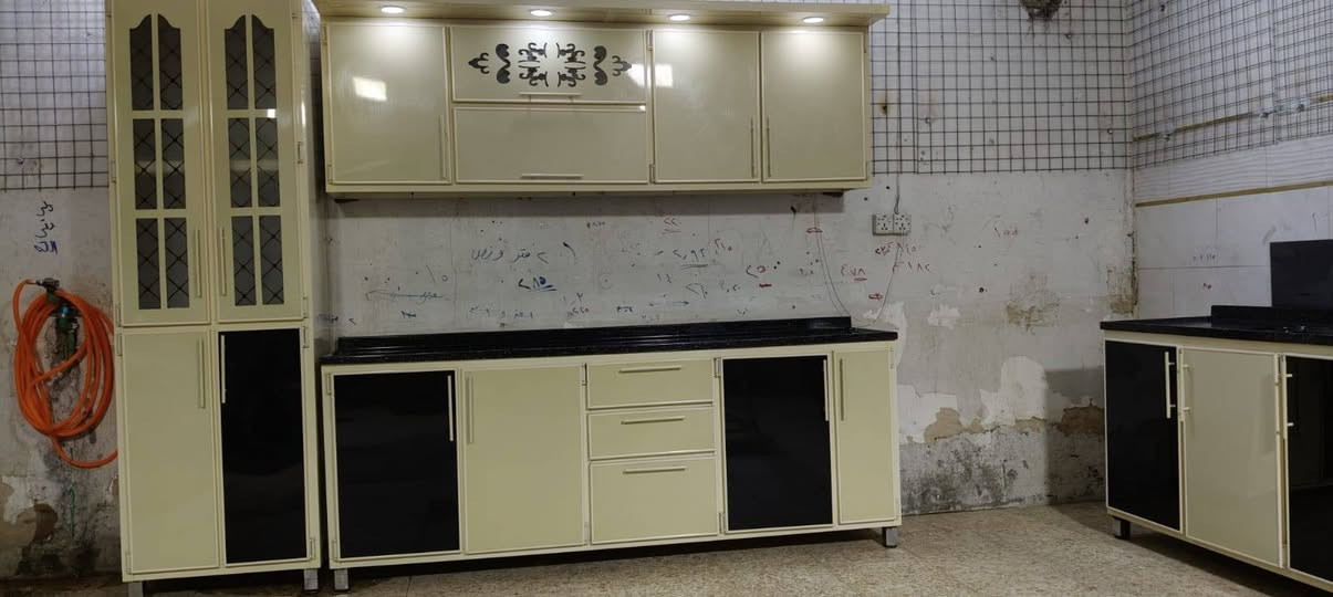 كاونتر تفصال درجة اولى 4 قطع كلة مرمر نظيف جداً لايوجد ضرر العنوان بغداد الشعب الرقم ***********
