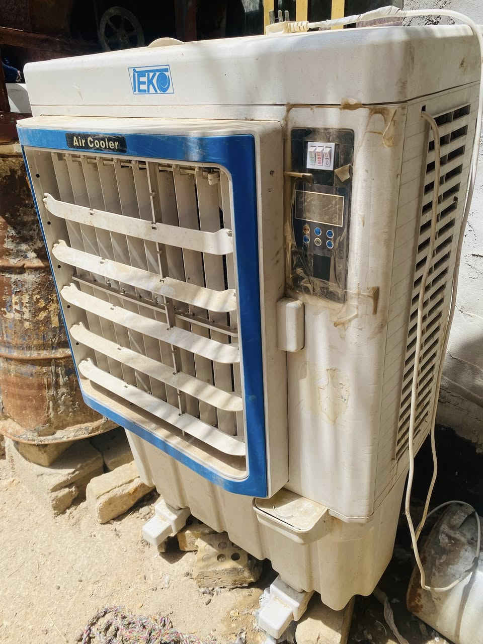 كنفيره للبيع السعر 75الموقع كربلاء حر الصغير متواجد علفيس  رقمي ***********
