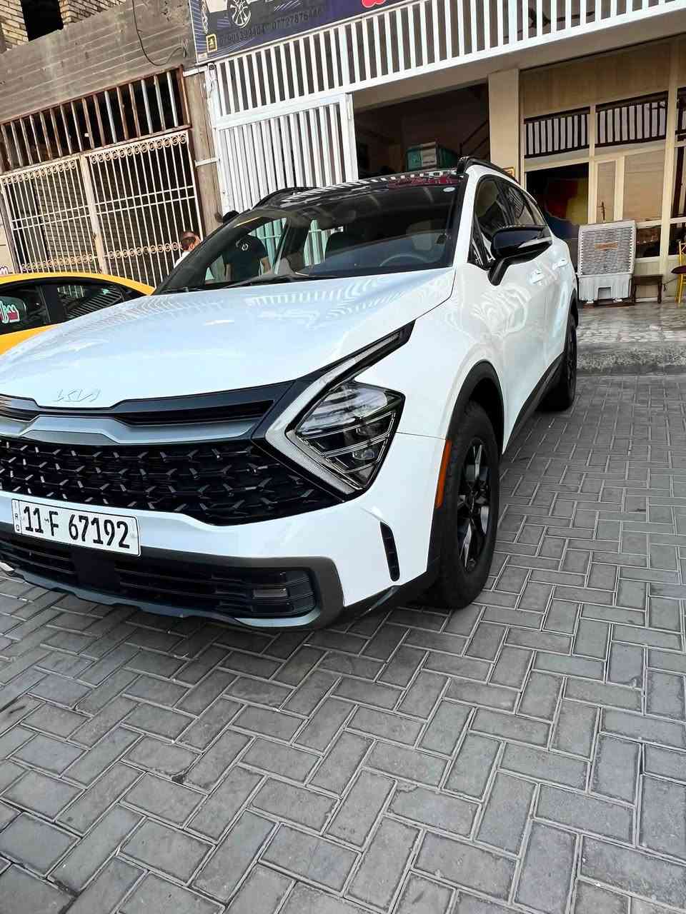 السلام عليكم للبيع
كيا سبورتج 2024 امريكي

لون  ابيض⚪️⬜️  بيه مكانات بارد سياره قطعتين صبغ فقط كفاله لغود شواصي بدون اي دواخل سياره فول مواصفات للاخير

مواصفات1-1

• كشن تدفئه

*   كشن كهربائي

*   كشن جلد

*   بانوراما طكتين ع طول قماره

*   قياده ذاتيه

أناره ترحيب عند الاقتراب وترحيب في الداخل السياره

*   مانع انزلاق

*   تحديد مساره

*   وتمنع الخروج عن المسار

*   مثبت سرعه

*  رادار امامي

*  رادار جانبي

*   رادار خلفي

حساسات 360 درجه

*   كأمره خلفيه وكامره دواره

*   جنطه كهرباء

*   تشغيل عن بعد

*   أربعة انظمه قياده

*   حساسات خلفيه

*   شاشة تبريد لمس

*   شاشه كبيره متصله

*   لايت زنون عدستين

*   أشاير بلمري

*   مانع تصادم

. دفع رباعي

*   كيجات متغيرة الالوان

*   محرك 2500

*   نقاط عمياء

كير ومحرك مكفول سياره فور ويل   /. السعر  193 بيه مجال  

مكاني بغداد  البلديات.  للاستفسار واتساب ***********
