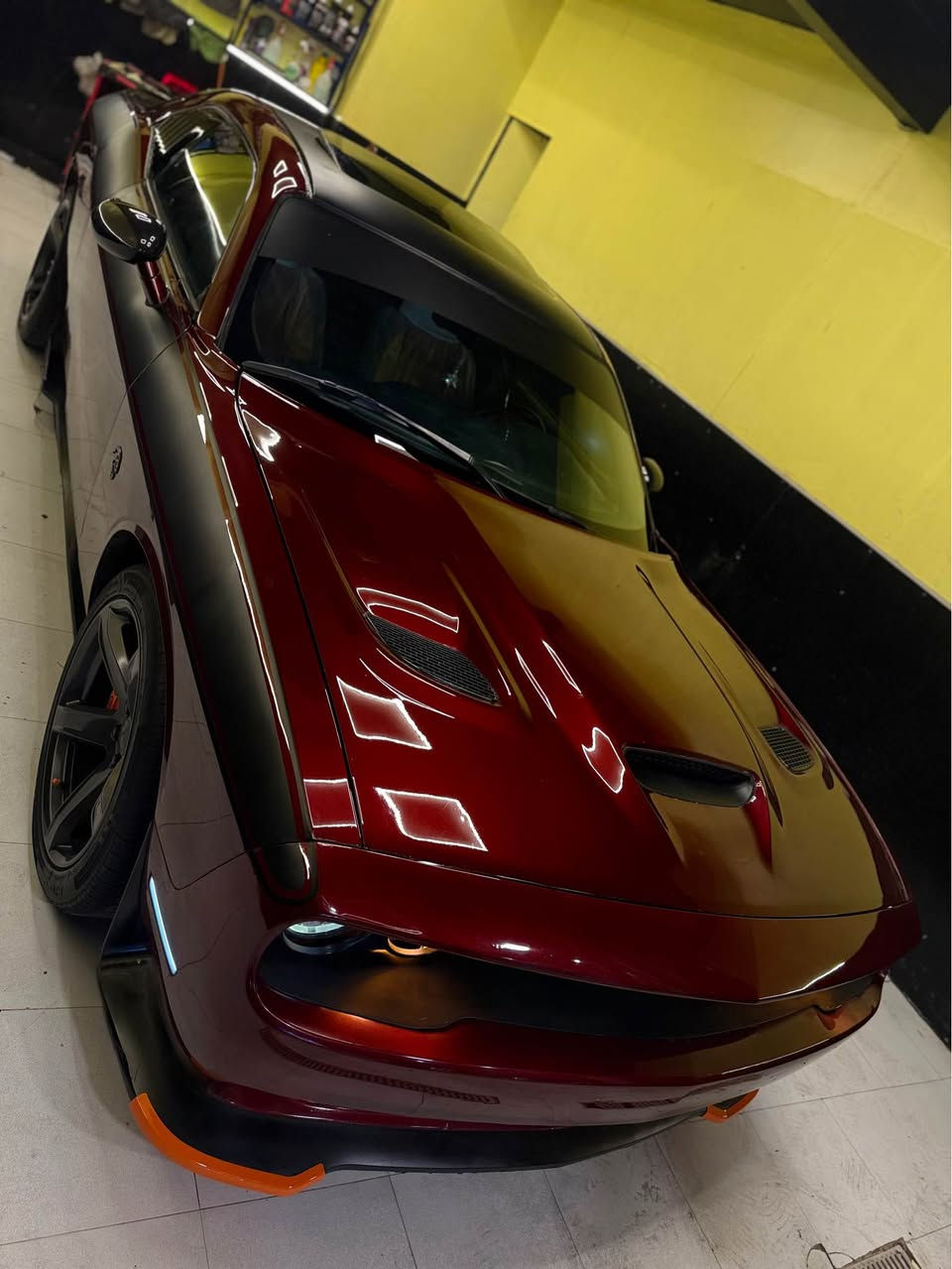 دوج جالنجر وارد امريكي موديل 2018 لون كرزي رقم اربيل الجديد بأسم ولد بيتهم بالبصرة  لا كردي ولا شركة تحويل شوكت ميعجبك
سياره جاهزه 
مكينة 3600
السعر 138 وبيها مجال للشراي 
فول مواصفات سلايت كشنات جلد شاشة كبيرة تدفئة بلكشنات  ماشية ٥٨ ميل كير مكينه خير من الله ضررها مال امريكا حافه الجاملغ الخلفي وهنانة بلعراق جاملغ وبنيد صار بيها ثنينهن صفحه العبري ونصبغت جمالية للاستفسار  *********** البصرة, العراق
