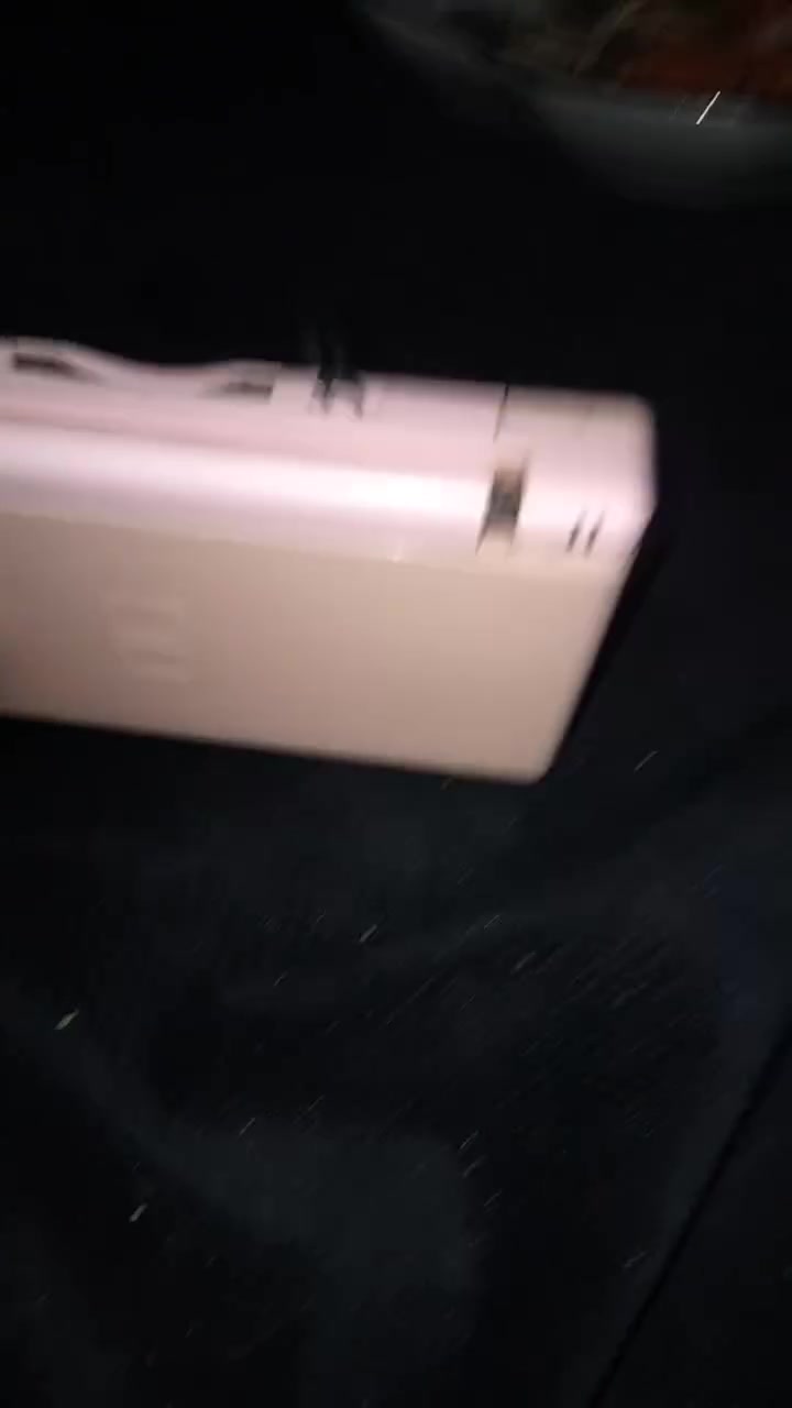 السلام عليكم جهاز ننتندو دي اس لايت اللون 
وردي نادر محور القاعدة مال شحن إلى كلاكسي 
جهاز يخبل يحتاجلة تنضيف بسيط بي نقص العاب 
و قلم فقط دكم و الشفتات كله شغال الشاشات اصلية 
جهاز كلشي ممبدل 

السعر: قيم واخذ بما يرضي الله


**إذا كنت صاحب هذا الإعلان وتريد حذفه لأي سبب، رجاءا أرسل رسالة إلى الدعم الفني**