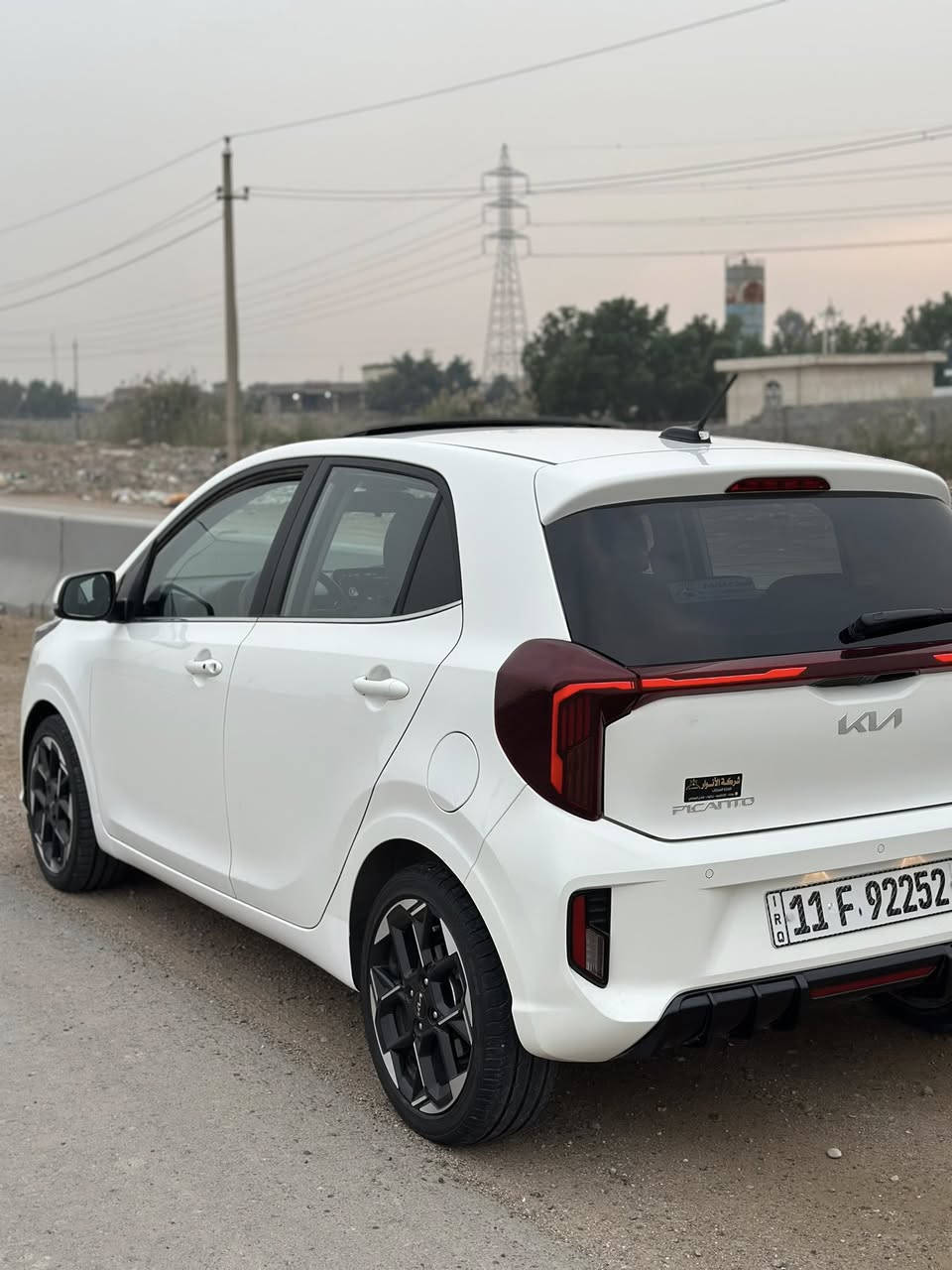 السلام عليكم كيا بيكانتو 2025 بعدها زيرو ماشيه 4 الاف مواصفات جيتي لاين فتحه بصمه لد امامي خلفي رادارات تثبيت سرعه مخلصه مواصفات ويل 16 رقم بغداد باسمي محرك 4 سلندر المرغوب بيها صبغ شويه بالجاملغات الاماميه بدون ضربه بدون فتح 
السعر 130 
مكاني بغداد
الرقم ***********
