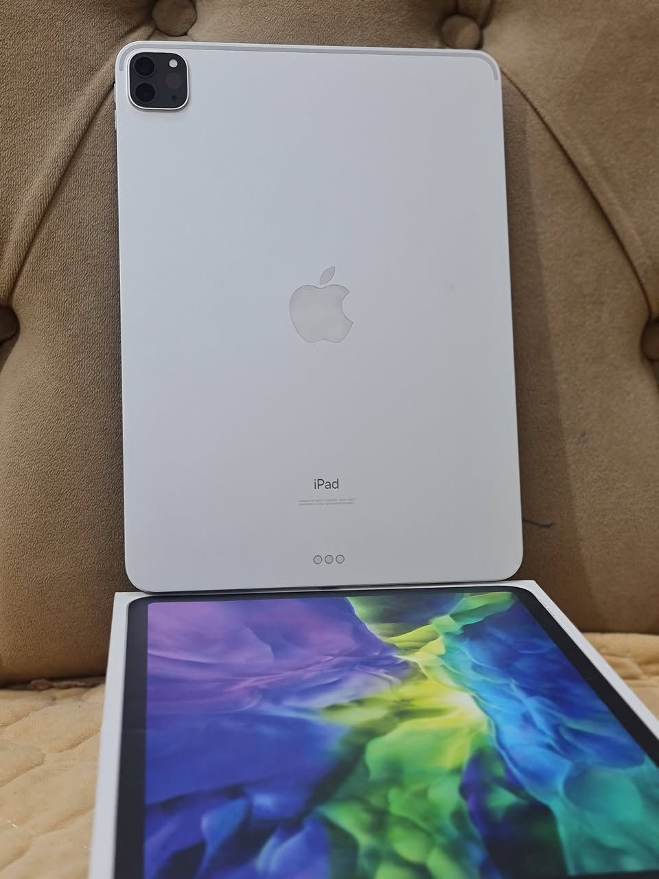 السلام عليكم للبيع 
ايباد ابل 
11 pro (2020) m2  

ذاكرة  
(256) GB 

مشحون 
600 مرة يعني طك كارتون جديد 

Model  a2228 

الجهاز مكفول كفالة عامة 
من الكسر و الخدش و الزلغ و الطبع 
كل شي بحالة جيدة ونظافة 99% 
كافة الضمانات موجودة 
السعر 750 الف 
التواصل واتساب فقط 
***********
