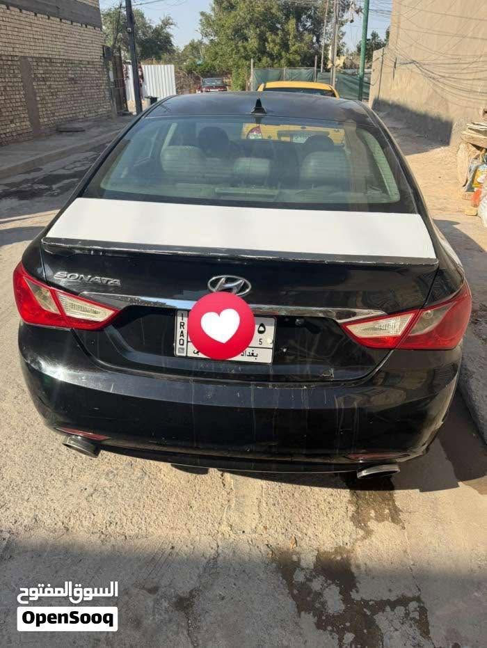 79$ ورقة

عنوان الإعلان: سوناتا أمريكي مضلع 2011
الموقع: بغداد،
المعلومات الأساسية:
• النوع: هيونداي (Sonata)
• الفئة: Sport
• سنة الصنع: 2011
• الحالة: مستعمل
• الكيلومترات: 2122 كم
• نوع الوقود: بنزين
• ناقل الحركة: اوتوماتيك
• المواصفات: مواصفات أمريكية
• حالة الجمرك: مجمركة
المواصفات الخارجية والداخلية:
• اللون الخارجي والداخلي: أسود
• نوع الهيكل: صالون / سيدان
• عدد المقاعد: 4
• حالة الهيكل: ممتازة بدون حوادث
• حالة الدهان: أُعيد دهانها كلياً (مصبوغة حزام)
وصف البائع:
السيارة جاهزة من كل شيء ما بيها نقص، علماً أنها مصبوغة 

حزام وبها 3 قطع للجمالية. السيارة باسمي الشخصي

***********
