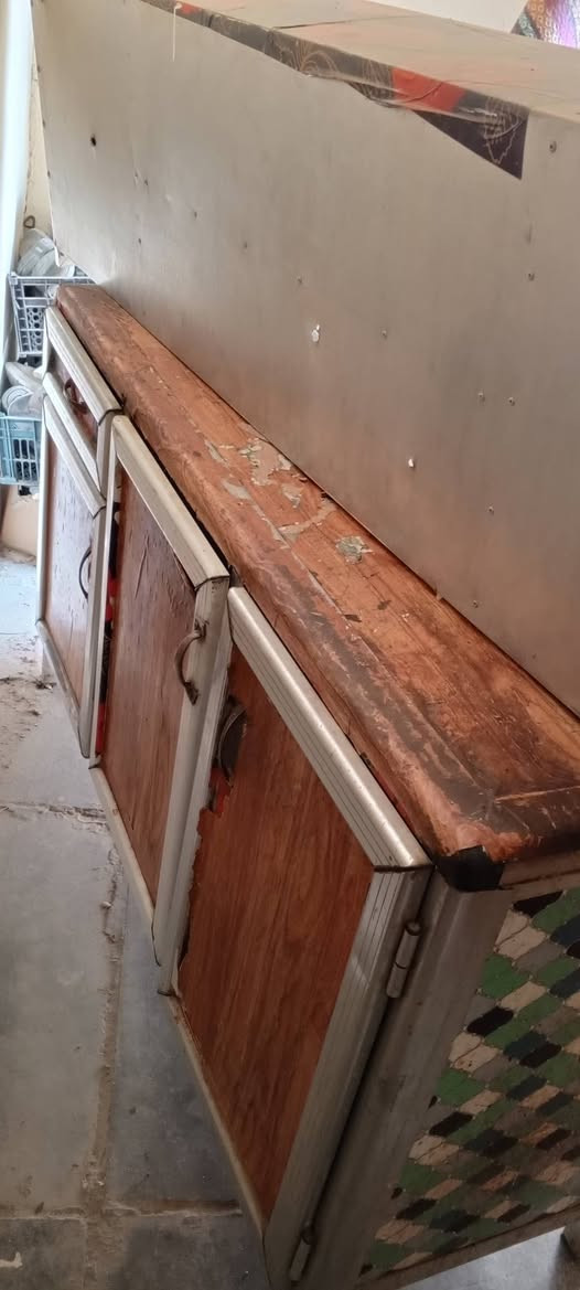 السلام عليكم.. كاونتر مستعمل للبيع قطعتين .. مراسلة  الواتساب او الأتصال ***********
