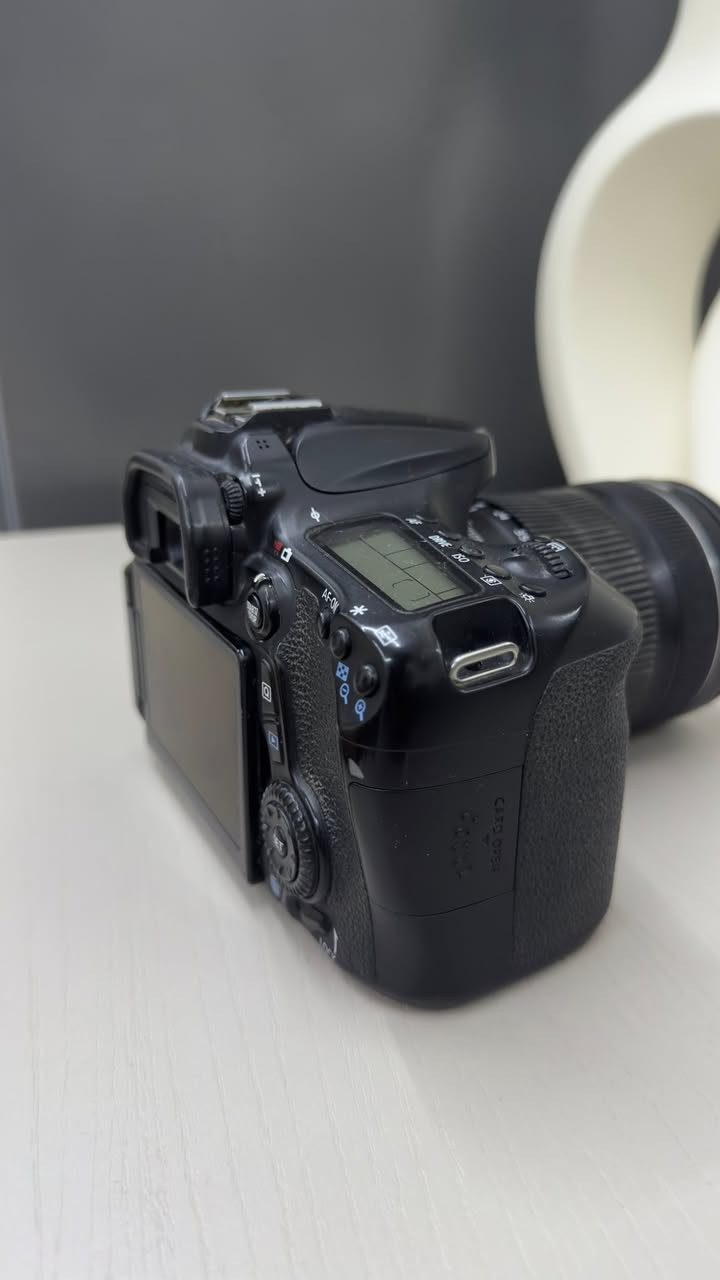كامره كانون D70لبيع سعره 500مكاني بصرة***********
