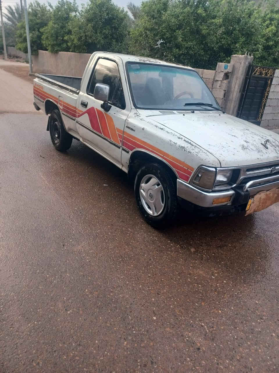 سلام عليكم تويوتا موديل ١٩٩٣للبيع رقم بغداد سياره حلوه وجاهزه الاتصال على الرقم ***********
