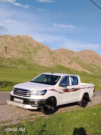 toyota hilux 2022 سحودی شەریکەی جیهان  پارچەڕەشە لەسەر ساغی  گێڕ مەکین...
