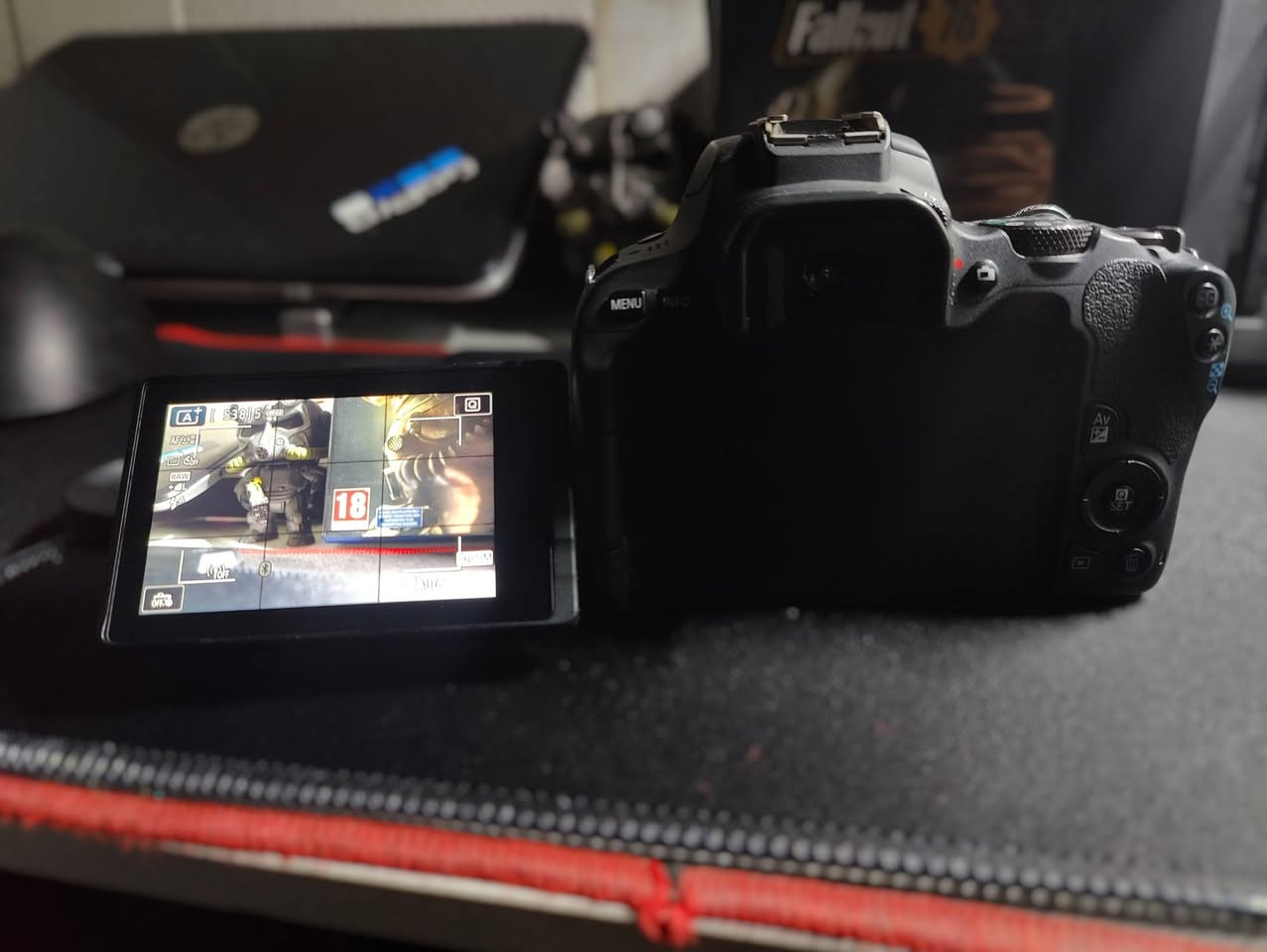 كاميرا كانون EOS 200D بدقة 24.2 ميكابكسل مع عدسة EF-S 18-55 mm الاصليه كامل ملحقاتها الاصليه
بلوتوث وايفاي و nfc


**إذا كنت صاحب هذا الإعلان وتريد حذفه لأي سبب، رجاءا أرسل رسالة إلى الدعم الفني**