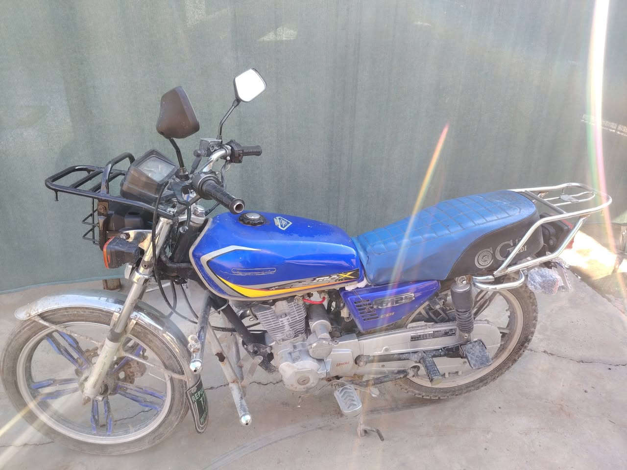 السلام عليكم عندي دراجه للبيع موديل 21 شرط بس والفات السعر*********** 30080
