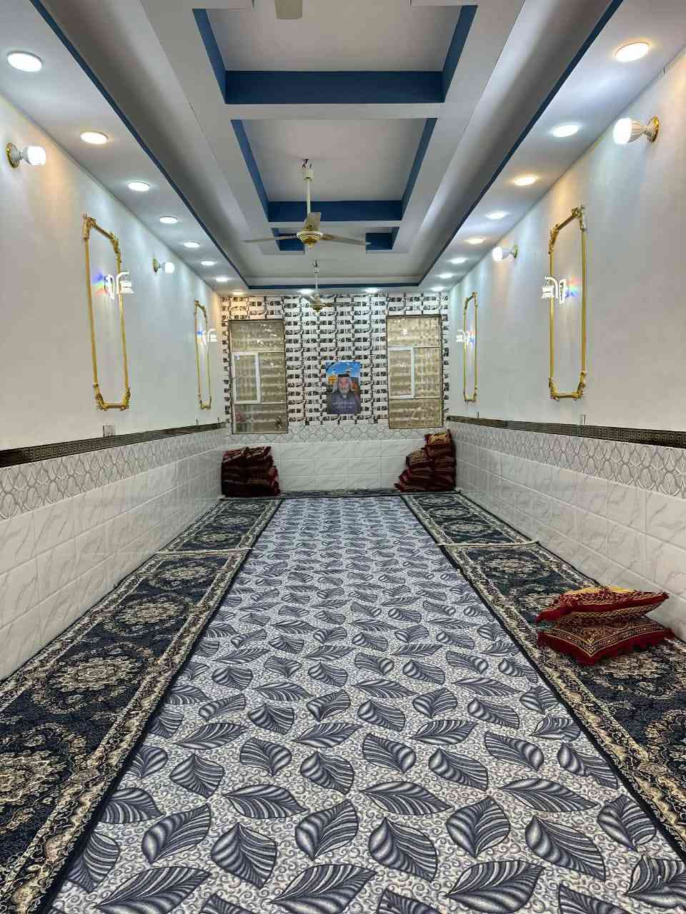 يعلن مكتب الخليج بيت مساحه 500متر شغل جناي
✅ مشمول بقرار التطويب سعر 105وبي مجال

موقع /نجف 🏡
مقابيل قريت الغدير 

البناء 🏡 
غرفتتين / صاله 11م/ يوجد بيه ثنين مطابخ حار وبارد سقبال 12 م/ 2 حمامات في اداخل / واخرج 4 / بناه درجه واله نزالت البيت كله 
بناء مرتب/ اساس + سقف كونكريت + طابوك

ألخدمات
ماء/كهرباء/مدارس/سوق/تبليط/لحد الباب


**إذا كنت صاحب هذا الإعلان وتريد حذفه لأي سبب، رجاءا أرسل رسالة إلى الدعم الفني**