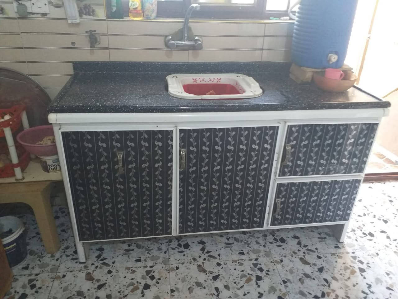 كاونتر للبيع مترتين ونص وسنك مرمر مكان هبهب لاتصال ***********
