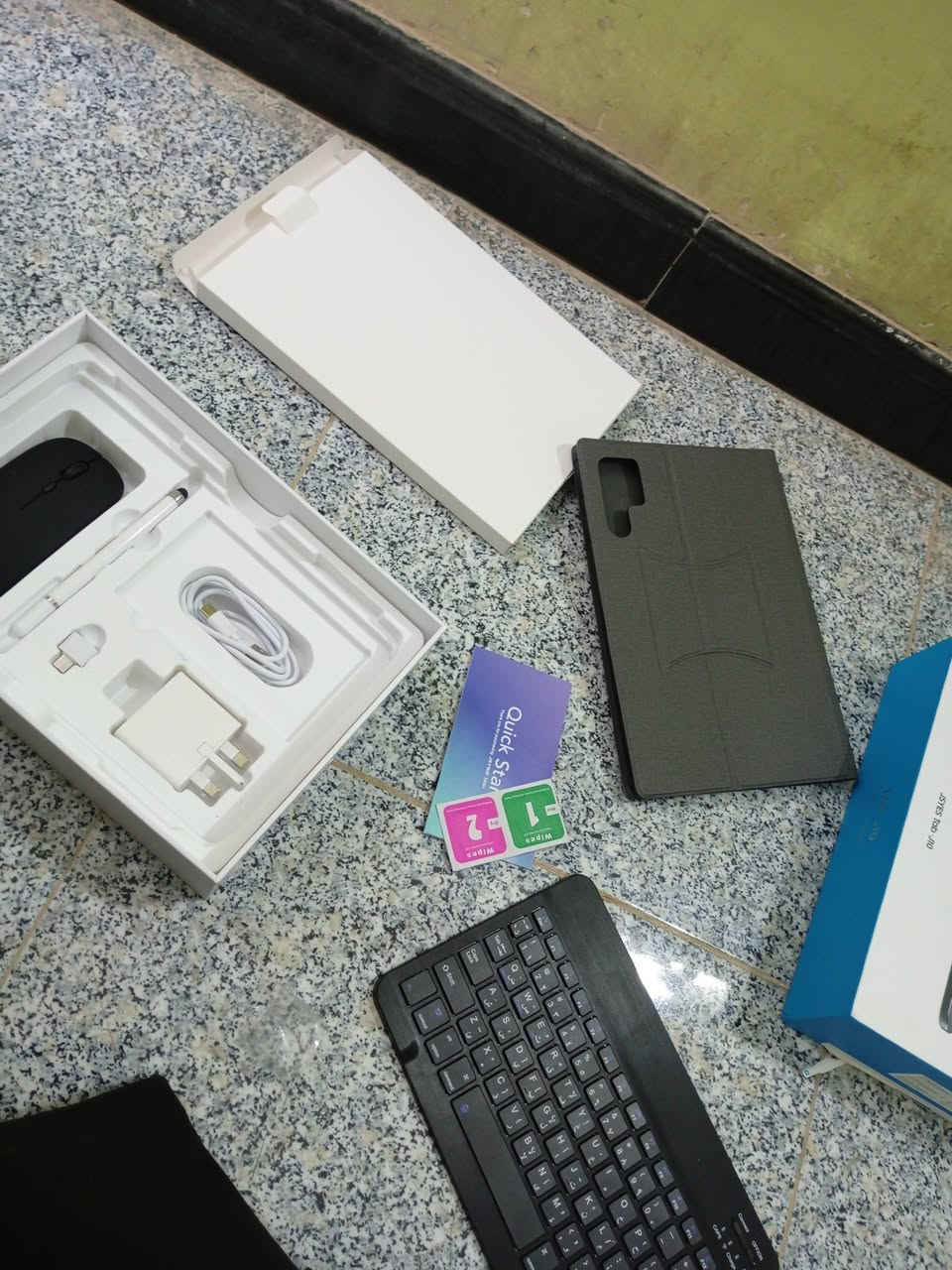 ايباد جديد ماصارله7ايام ايباد نضيف 100/100بيجي60فريم 
سعره 150وبي مجال مستعجل عله بيعته ماكني ديوانيه رقمي ***********
