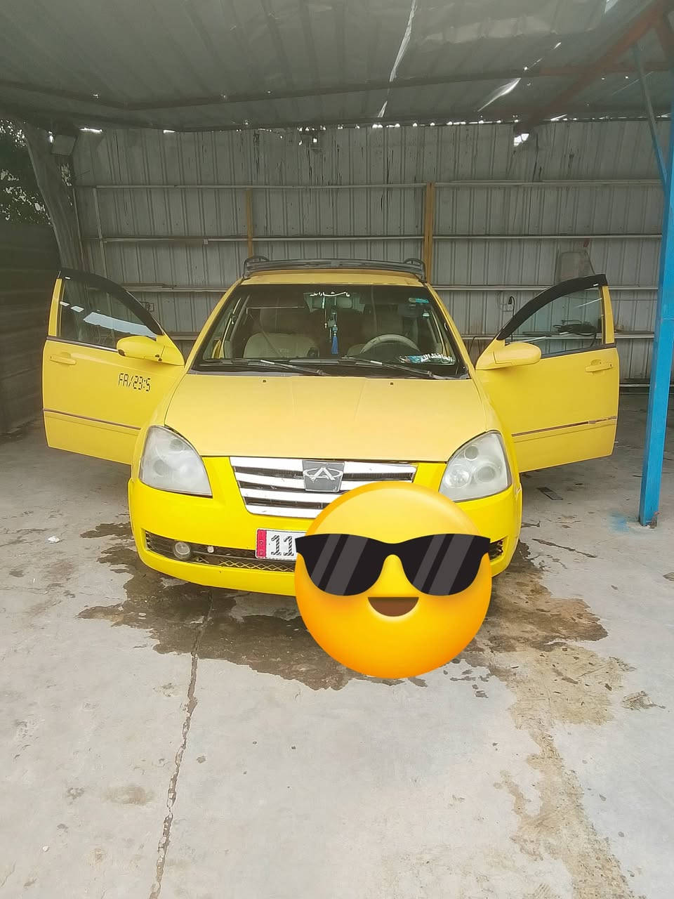 السلام عليكم
شيري صفرة اي فايف موديل 2011 رقم دولي سنوية بااسمي  تحويل مباشر مصغرة هيئة ومرور تاخذ صافي كير ومكينة كامري ابو الجف كير ومكينة مكفولات كهربائيات كلها شغالة سنتر لوك تختم تاير جديد صدر كلة جديد *********** / سعر 35  وبيها مجال بسيط 
مكان سيارة بغداد
