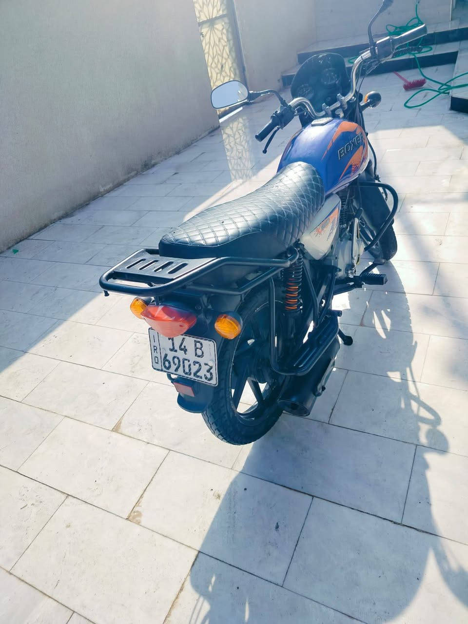 دراجه بوكسر للبيع
رقم وسنويه مديل 21 
دراجه بيهه خيط تبخير
سعر مليون و700 مكاني الهوير
رقم ‏‪***********‬‏
