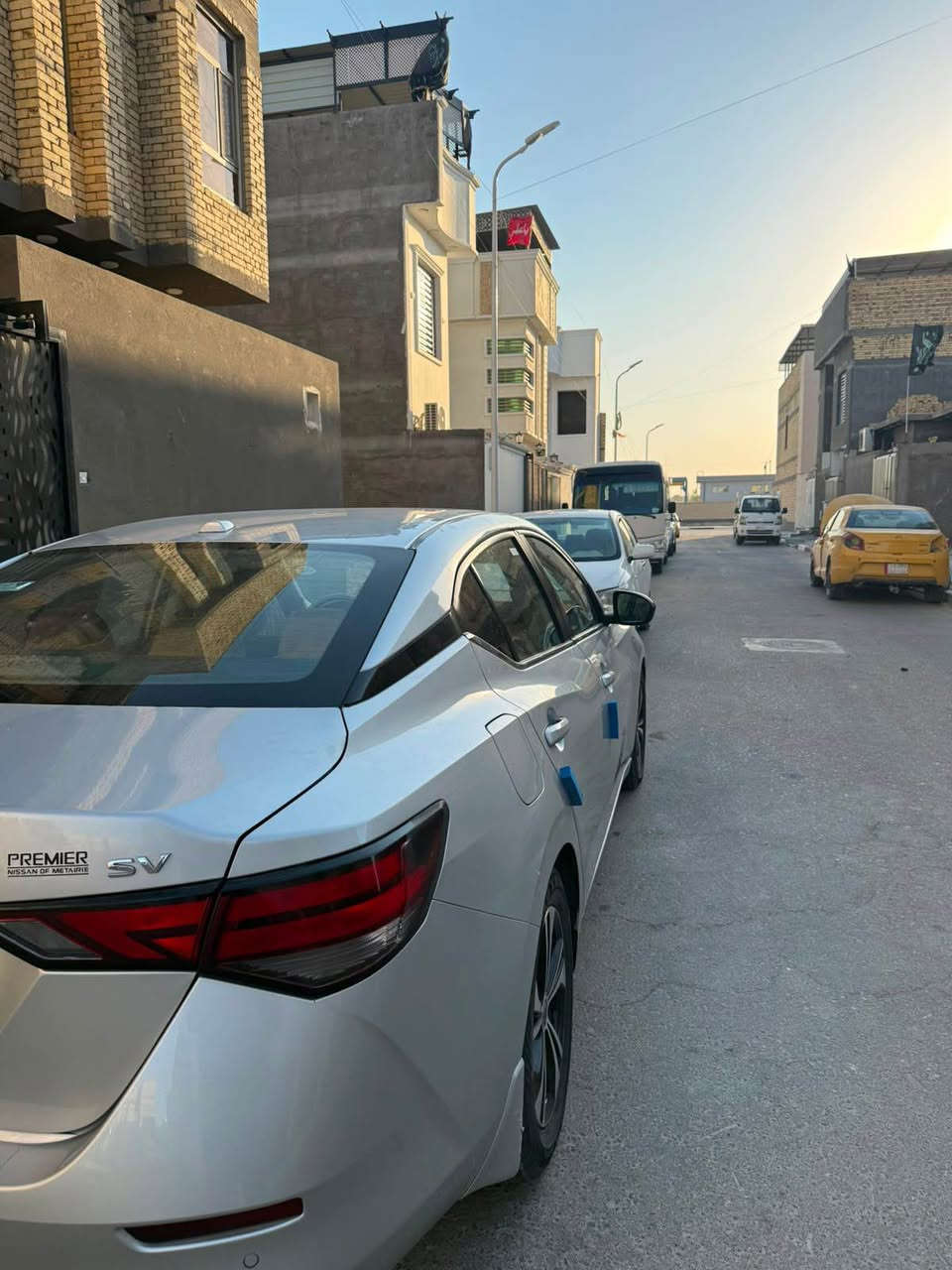 السلام عليكم
نيسان سنترا موديل 2021- فئة sv - الون سلفري - وارد امريكي بدون حادث بيها  بي دار قليل ب جاملق مال السايق دواخلها لون مميز سعرها (115 وبيها مجال) للاستفسار *********** البصرة, العراق
