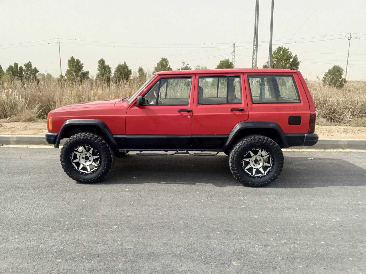 جيب شخاطه  موديل 94 رقم اربيل دولي تحويل مباشر محرك وكير بلاد فور ويل كير عادي سياره جاهزه من كلشي احله من صوره للبيع السعر 52 وبيها مجال للطيبين رقم الهاتف *********** مكان السياره ناصريه قضاء الدوايه
