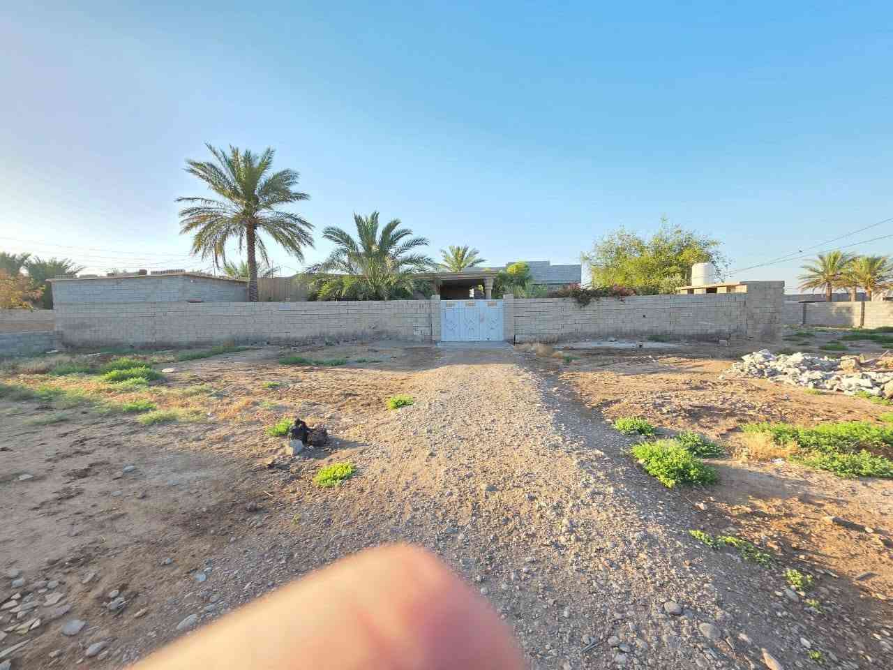 السلام عليكم
بيت للبيع مع قطعة ارض مساحة دونم 2500م 

الموقع على طريق امام منصور قرب نهر صباح  قريب على الشارع العام 

خدمات كاملة من ماء وكهرباء  وتبليط 

طابو سند 25 تحويل مباشر وبسعر مناسب 

للاستفسار اكثر يرجى الاتصال على الرقم ***********
