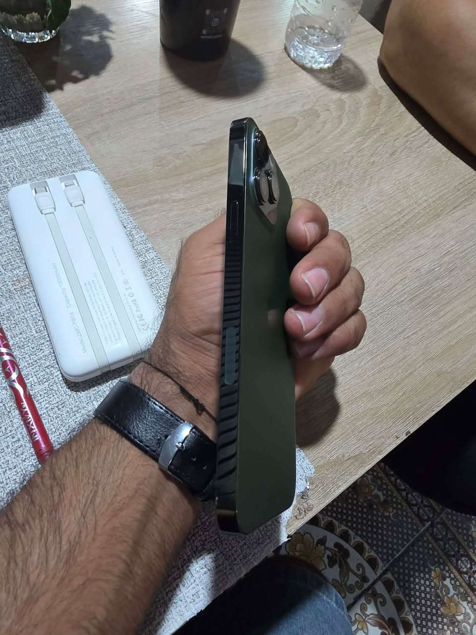آيفون 13 برو ماكس أمريكي بطاريه 94 وتر بروف ذاكره 256  مكفول من الفتح
السعر 720 وبي مجال مكان بابل سدة الهنديه ***********
